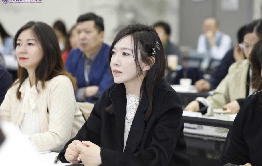 杨军为清大华商EMBA授课 (4).jpg 杨军为清大华商EMBA授课 (4).jpg