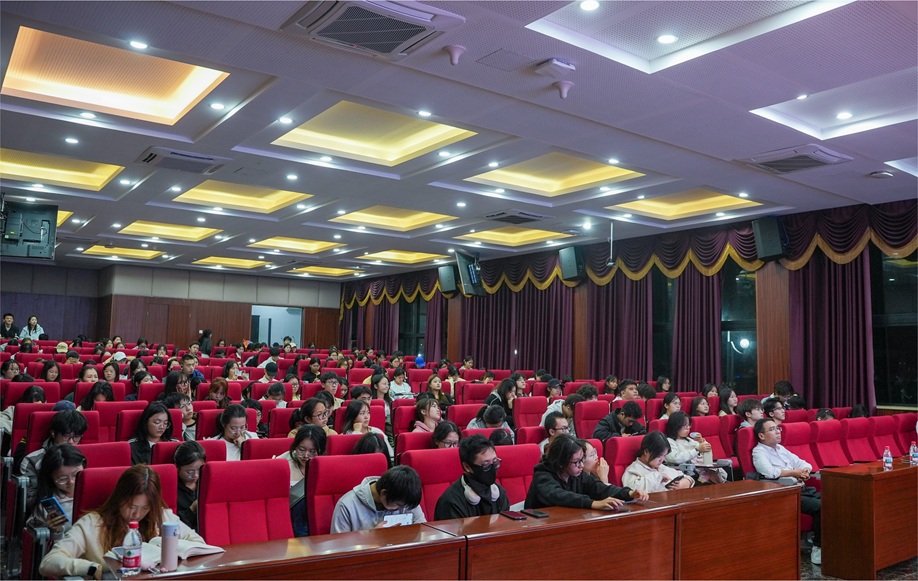 创服智达杨军在遵义医科大学珠痗校区授课20251218 (18).JPG