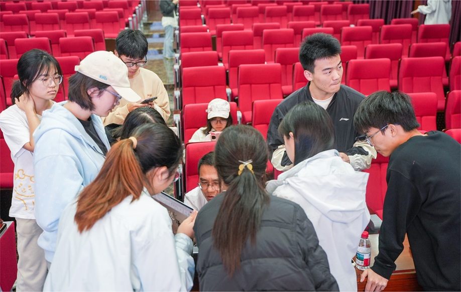 创服智达杨军在遵义医科大学珠痗校区授课20251218 (24).JPG