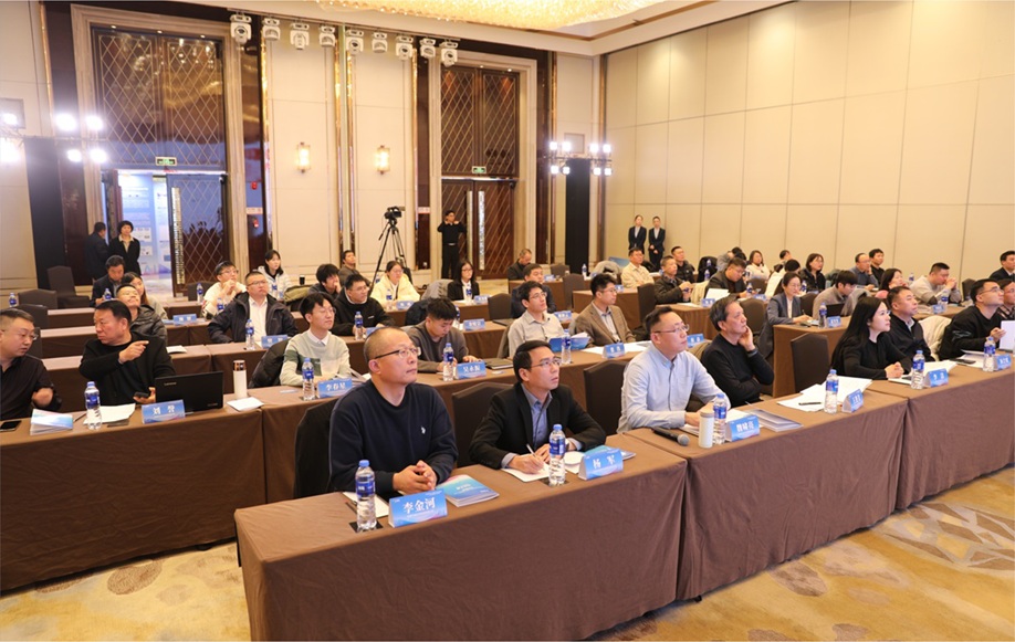 创服智达杨军担任中国消费名品产业创新大赛总决赛评委 (1).JPG 创服智达杨军担任中国消费名品产业创新大赛总决赛评委 (1).JPG