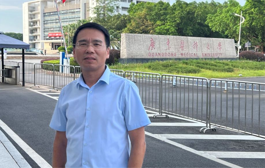 创服智达杨军为四所大学做创赛辅导 (7).jpg