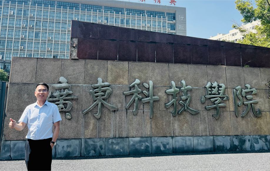 创服智达杨军为广东科技学院大四学生做创业培训20261010 (4).jpg